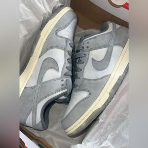 Women’s Nike Dunks, Size 8.5